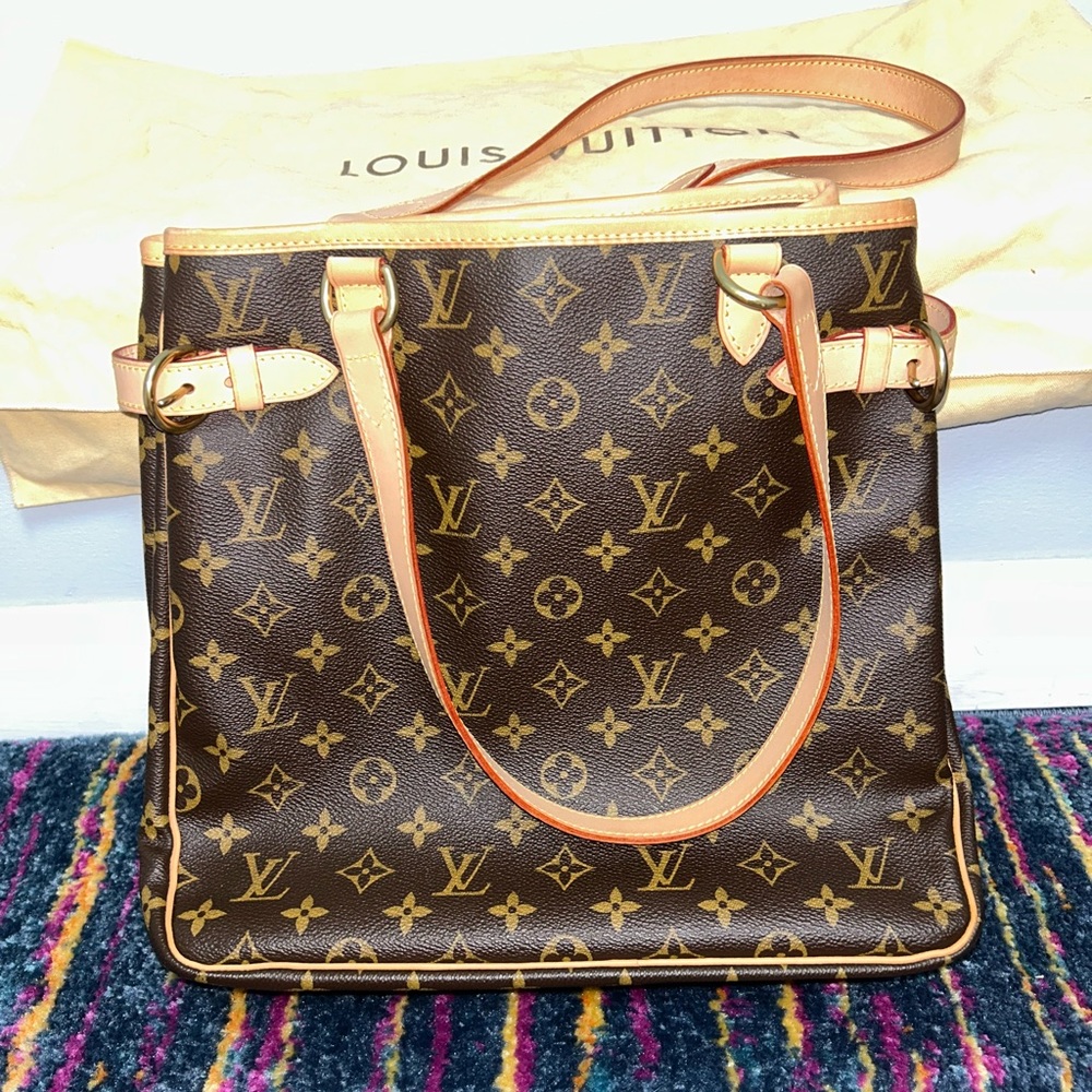LIKE NEW. Louis Vuitton Batignolles Vertical Tote.